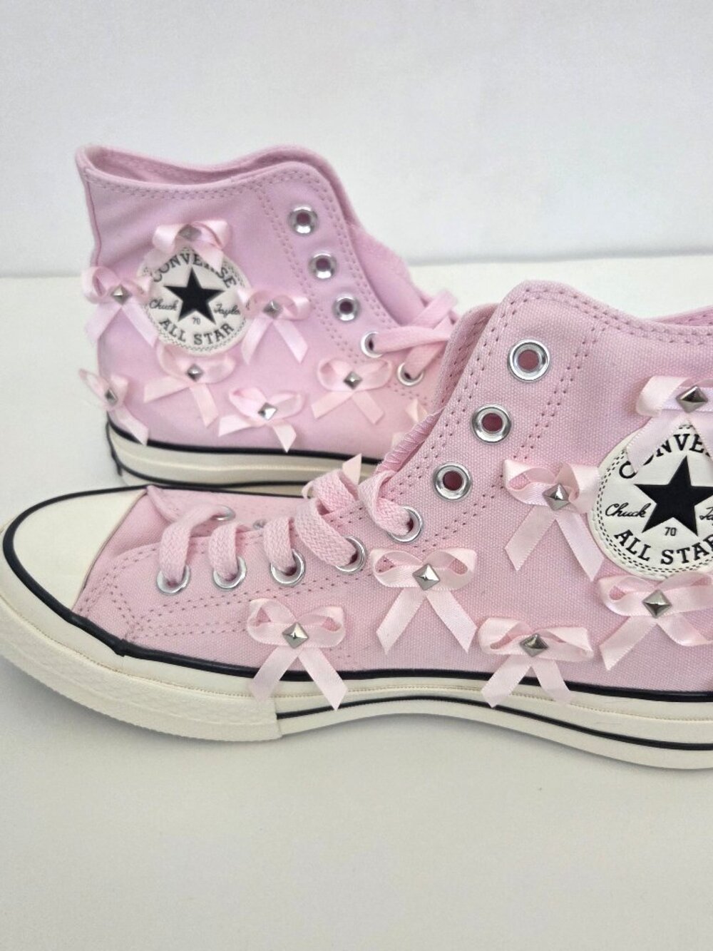 Converse Chuck Taylor All Star Chuck 70 W 8.5 High Top Bow Studded Pink Frosting